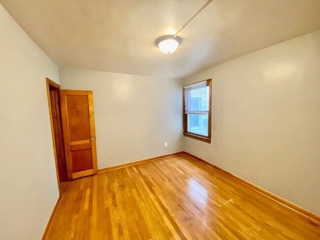 Building Photo - 717 5th Street