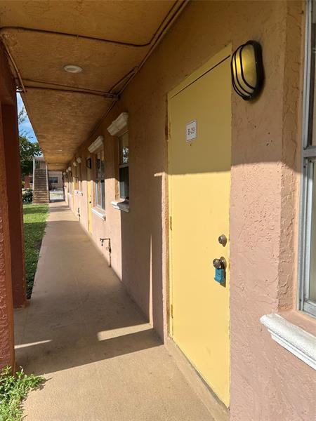 Building Photo - 101 NE 41st St