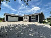 Building Photo - Charming Rural Retreat in Richwood- Fiber Internet Included!