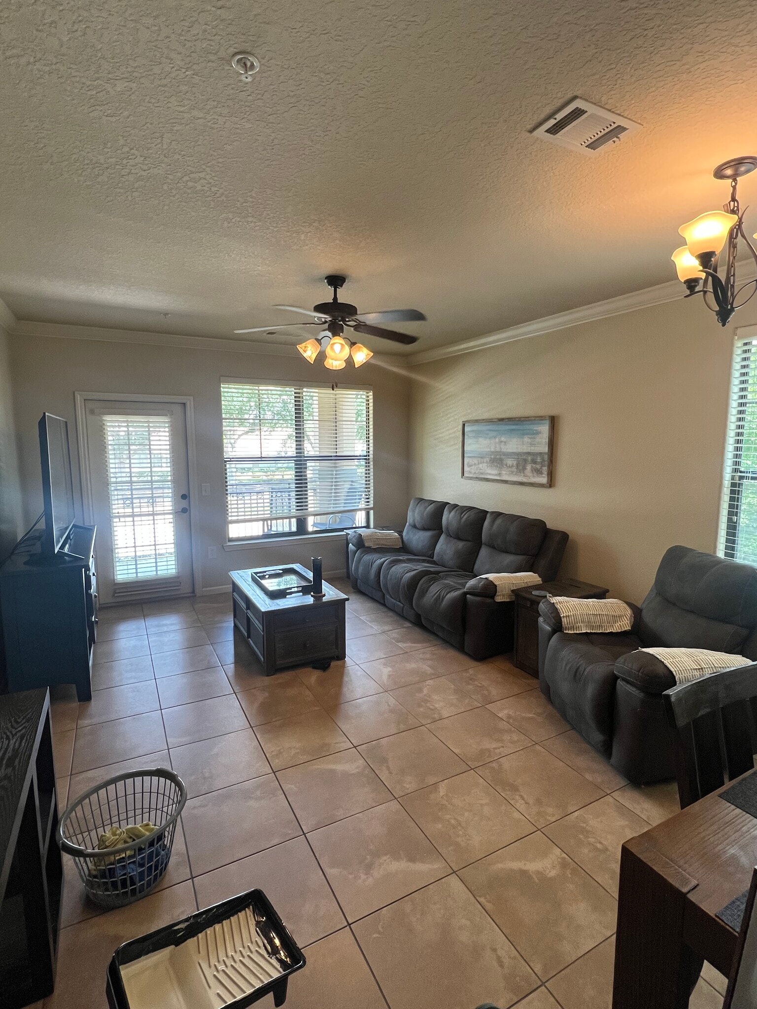 Building Photo - 901 Charo Pky