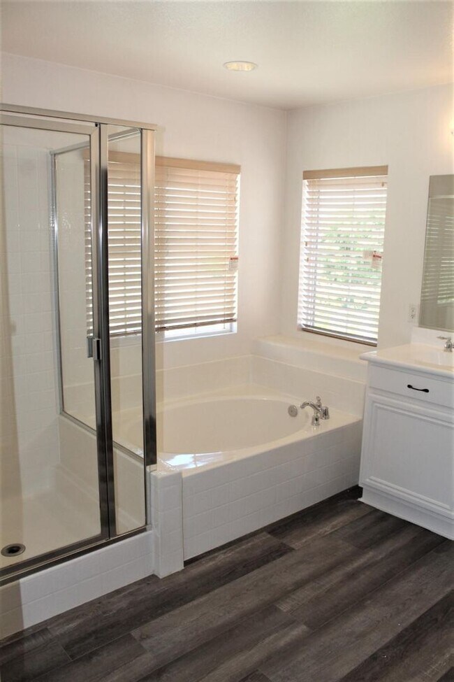 Building Photo - 3 Bed 3 Bath Menifee Home for rent
