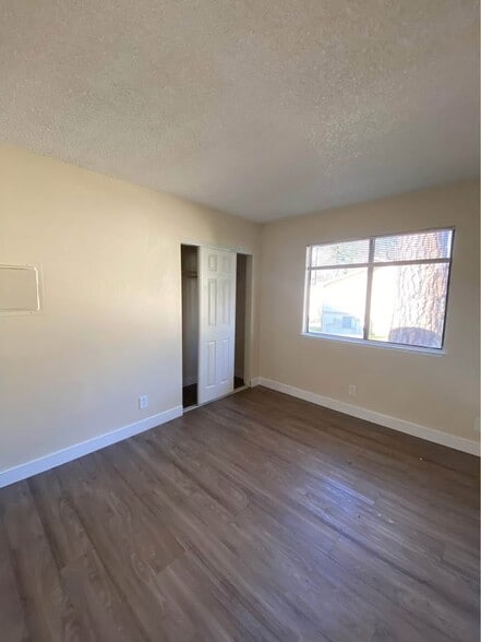 Building Photo - 2644 Woodridge Ct