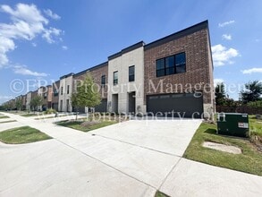 Building Photo - 2887 Amelia Ln