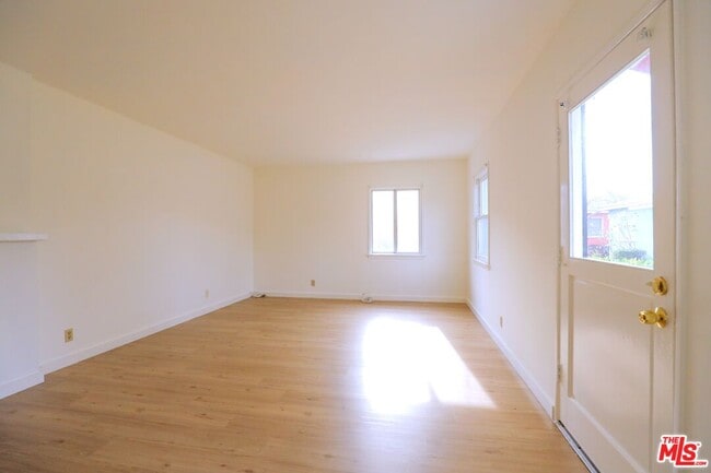 Building Photo - 1944 Cloverfield Blvd