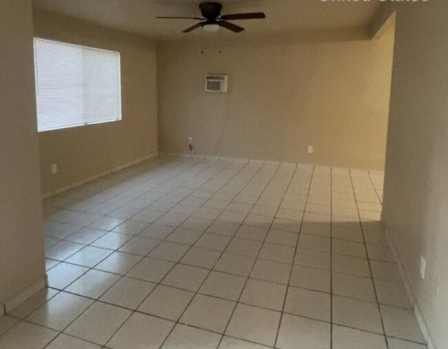 Building Photo - 1601 W San Ricardo Blvd