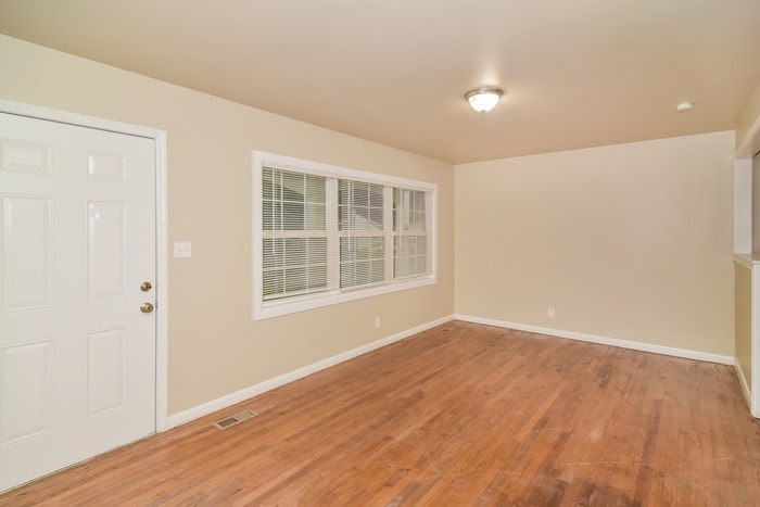 Building Photo - 1803 Canterbury Cir NW