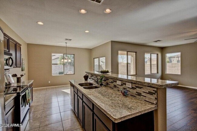 Building Photo - 3860 S Ashley Dr