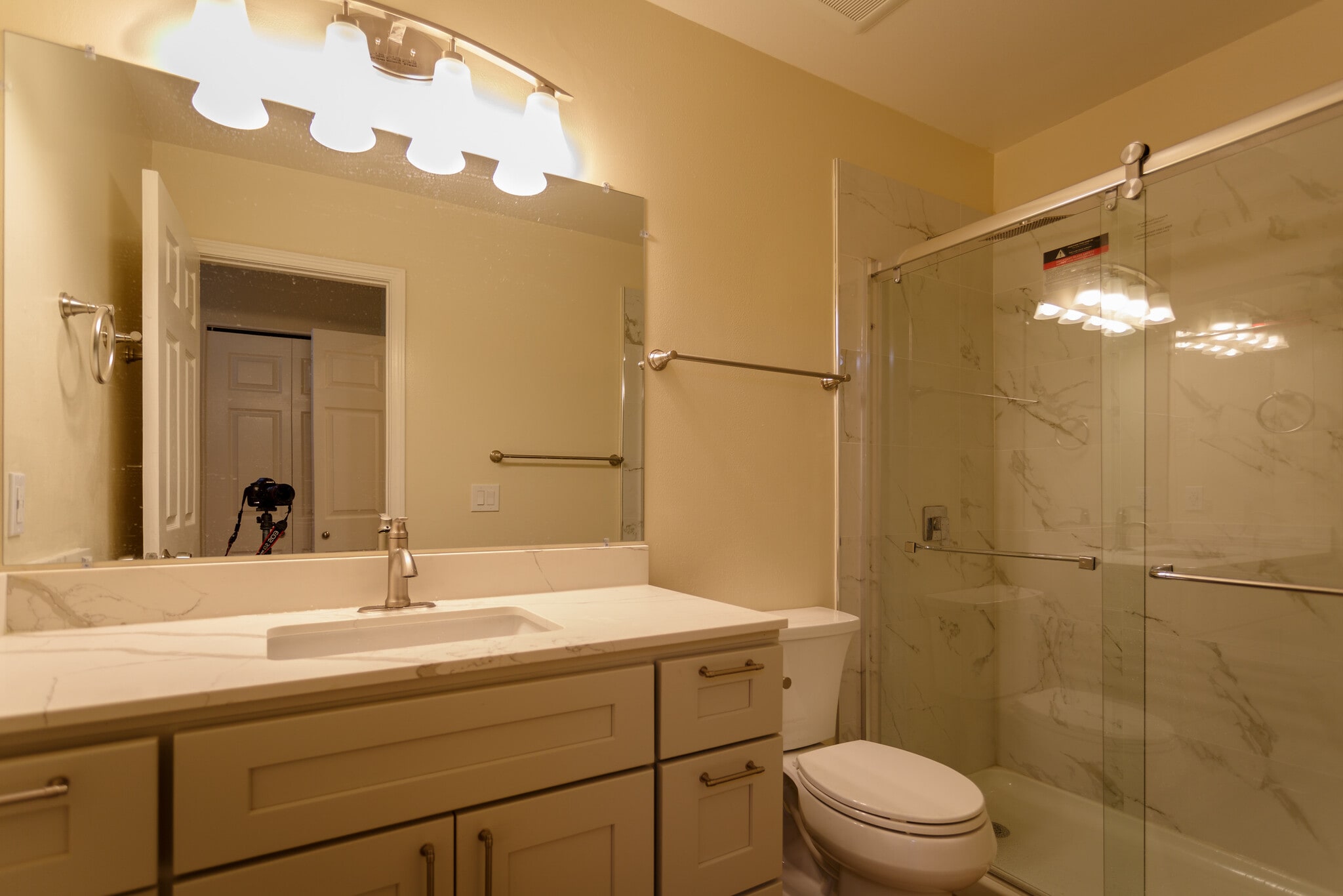 2nd Floor Bathroom - 7150 Rainbow Dr