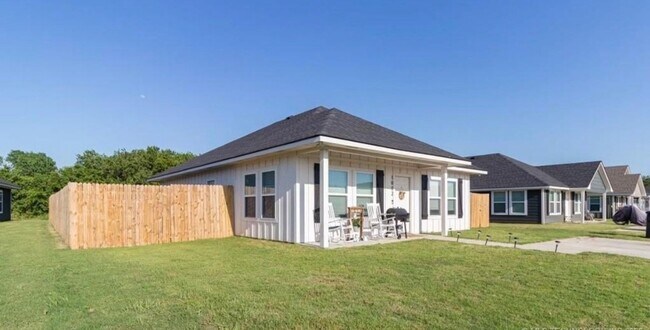 Building Photo - 3 Bedroom Single Family Home in Durant