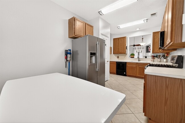 Building Photo - 20135 Golden Mesa Dr