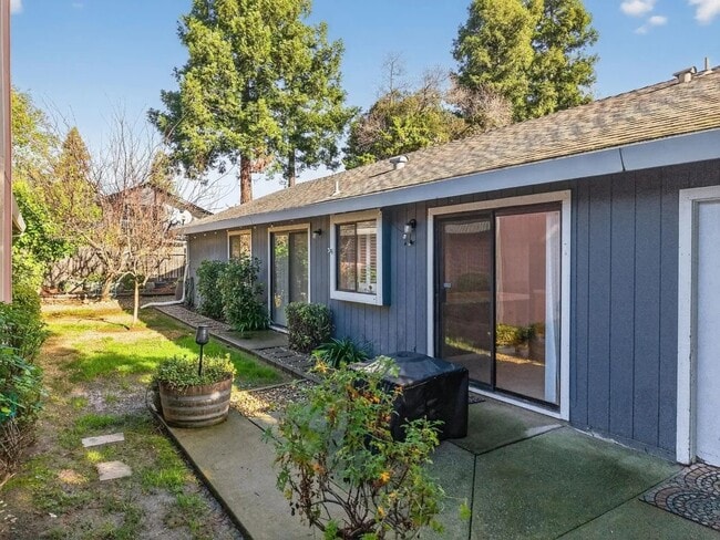 Building Photo - 6765 Koster Way