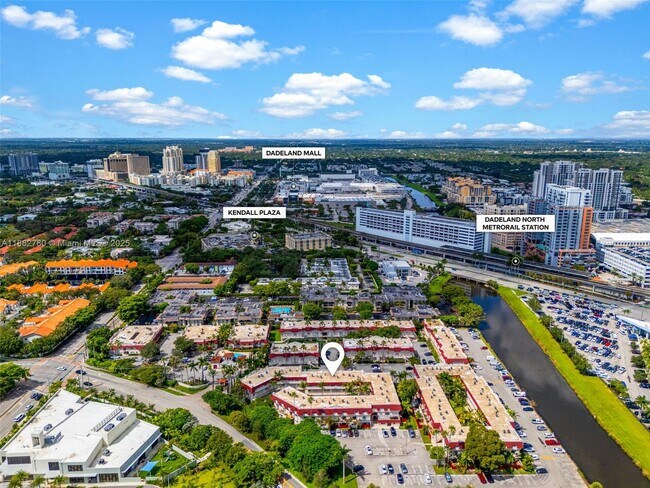 Building Photo - 8650 SW 67th Ave