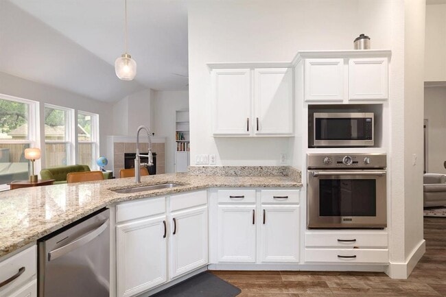 Building Photo - 10715 Galsworthy Ln
