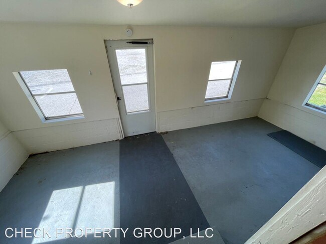 Building Photo - 3 br, 1 bath House - 712 Peytona Beach Road