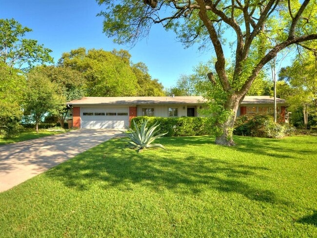 Primary Photo - 2600 Twin Oaks Dr