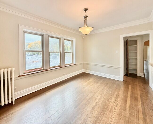 Building Photo - 314 N Maple Ave