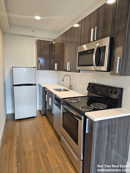 Primary Photo - 11 Peterborough St