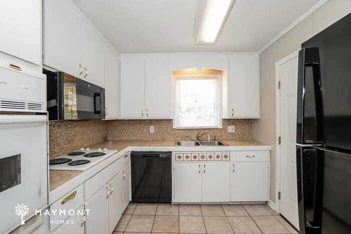 Building Photo - 108 Henrietta Dr