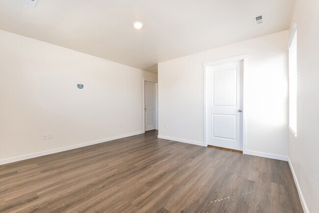 Building Photo - 13413 Oneida Ln