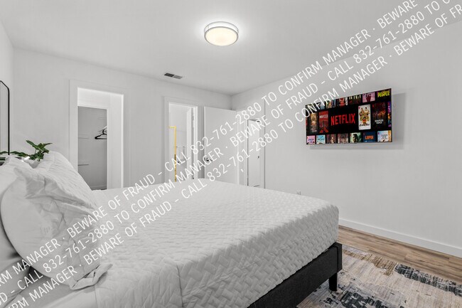 Building Photo - 12811 Pandora Dr