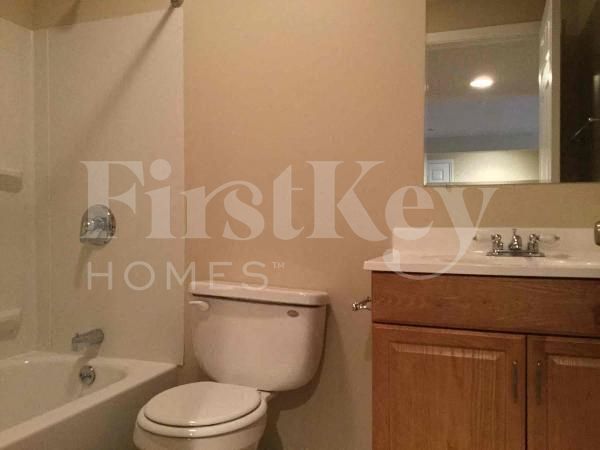 Building Photo - 3 Bobwhite Ct
