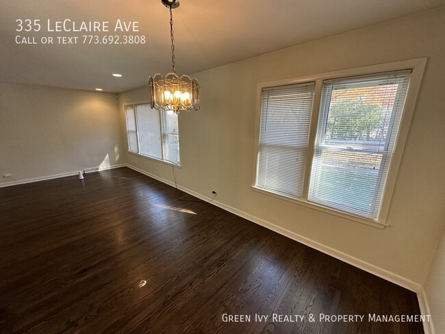 Building Photo - 335 Leclaire Ave
