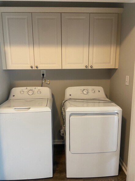 Building Photo - 2291 Ridgemont Dr