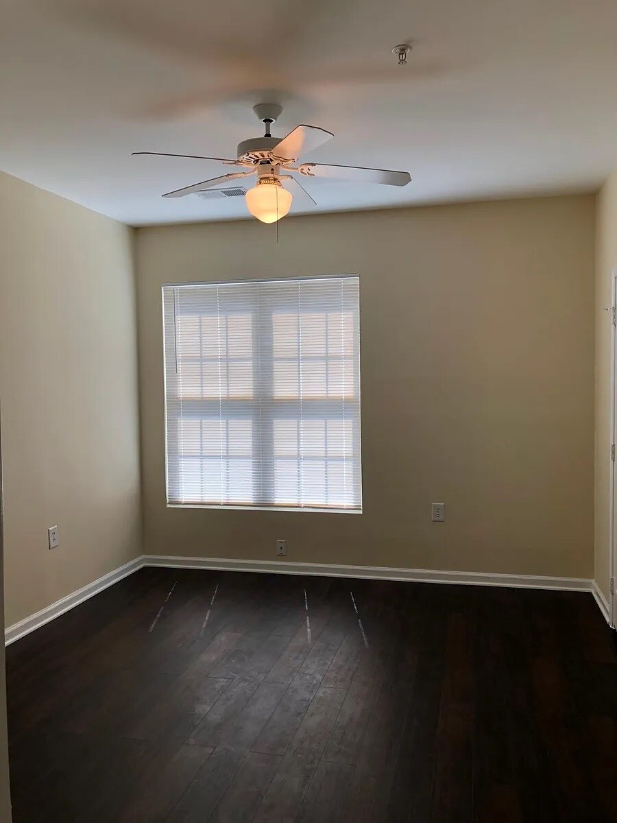 Building Photo - 20419 Riverbend Sq