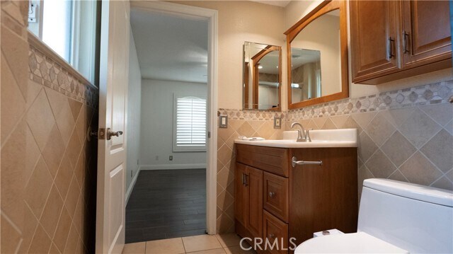 Building Photo - 6642 Amberwood Dr