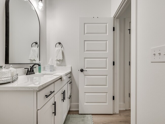 Building Photo - 1670 N Leverett Ave