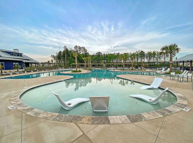 Building Photo - Beautiful 3 Bedrooms, 3.5 Bathrooms Home i...