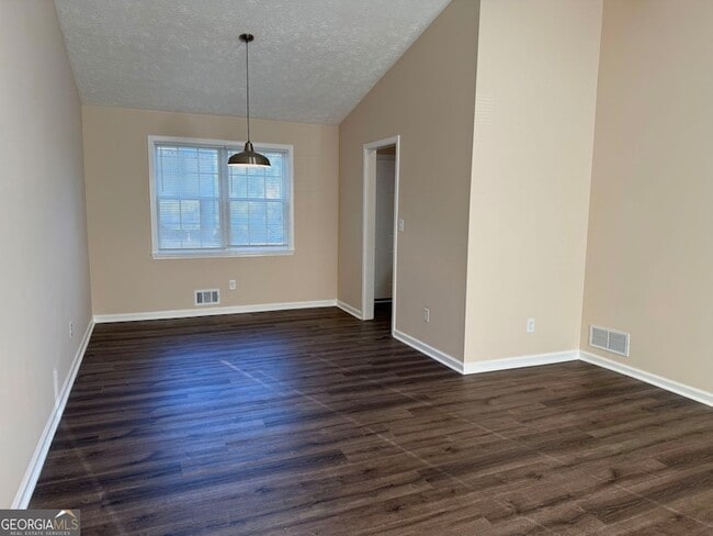 Building Photo - 10111 Settlers Grove Rd NE