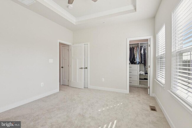 Building Photo - 133 Woodgate Cir