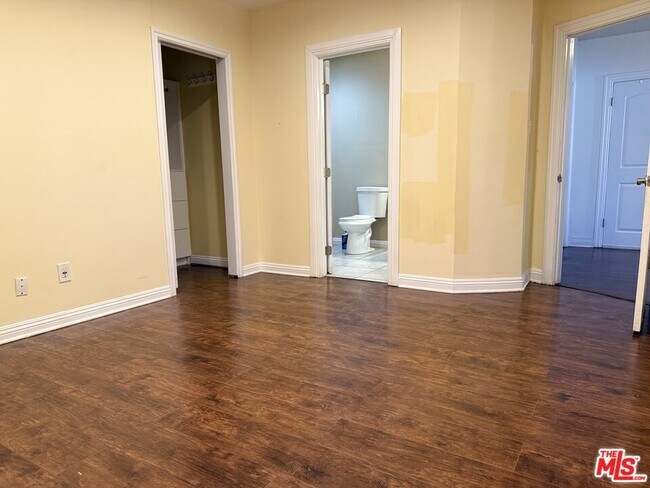 Building Photo - 9428 Harvard Blvd