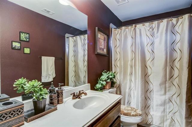 Building Photo - 2005 Loma Alta Dr