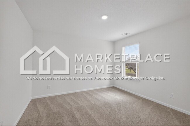 Building Photo - 1067 Evan Ct