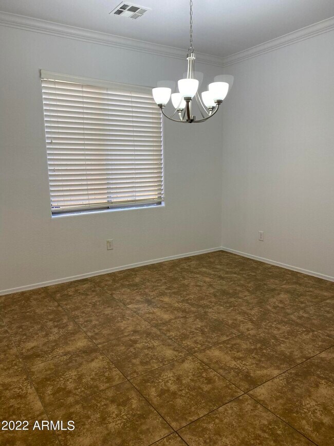 Building Photo - 1704 S Falcon Dr
