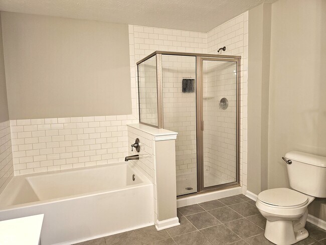 Building Photo - 7252 Lockford Walk N
