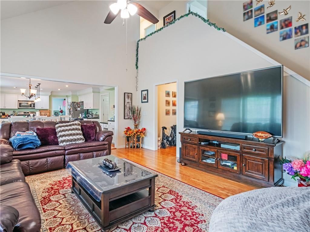 Building Photo - 10910 Chatburn Way