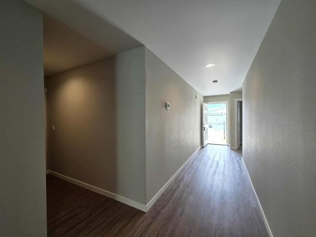 Building Photo - Amazing Brand New Home with 3 Bedrooms & 2...