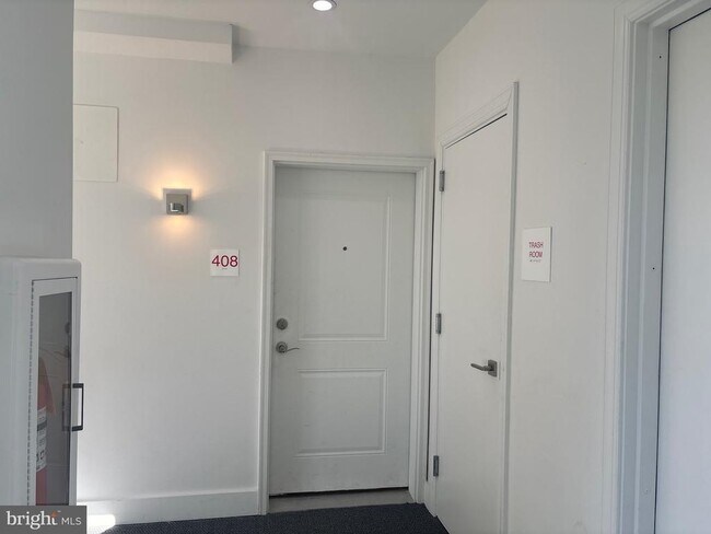 Building Photo - 818 Bladensburg Rd NE