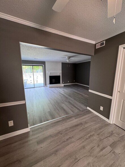 Building Photo - 1131 Glendale Dr