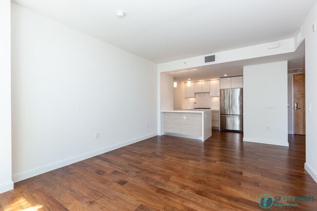 Building Photo - Hayes Valley: 1 Bed Condo Above Trader Joe's