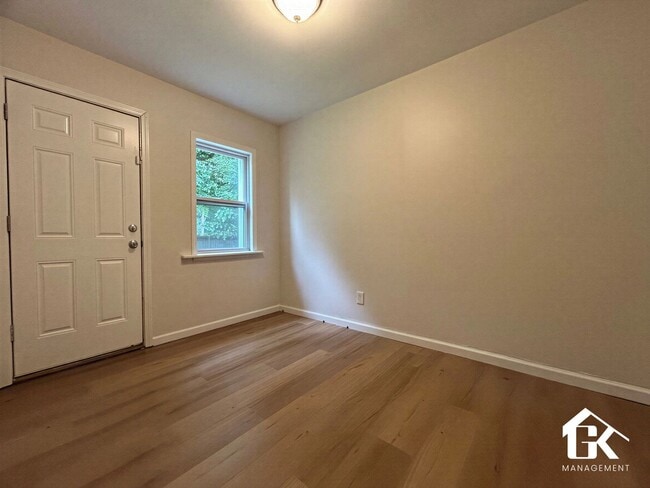 Building Photo - 17310 Fenton St