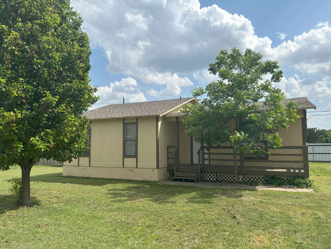 Primary Photo - "Charming 3-Bed, 2-Bath Gem in Copperas Co...