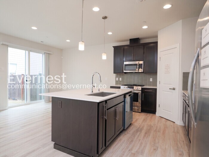 Building Photo - 14012 44th Dr SE
