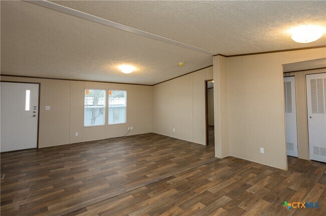 Building Photo - 910 Ashwood Dr