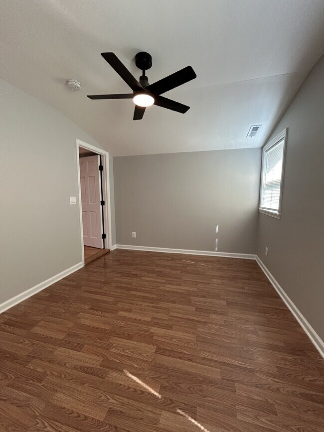 Building Photo - Newly Renovated 3-Bedroom, 2-Bath Home with Spacious Deck & Large Yard