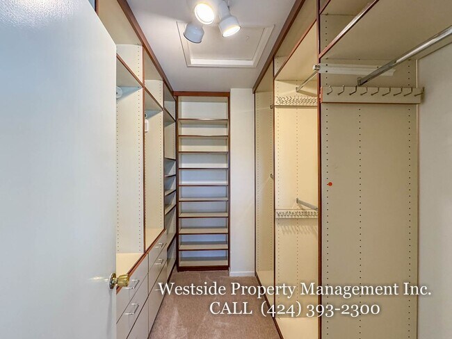 Building Photo - 16951 Ivadel Pl