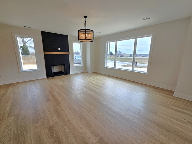 Building Photo - 3400 Pennington Rd